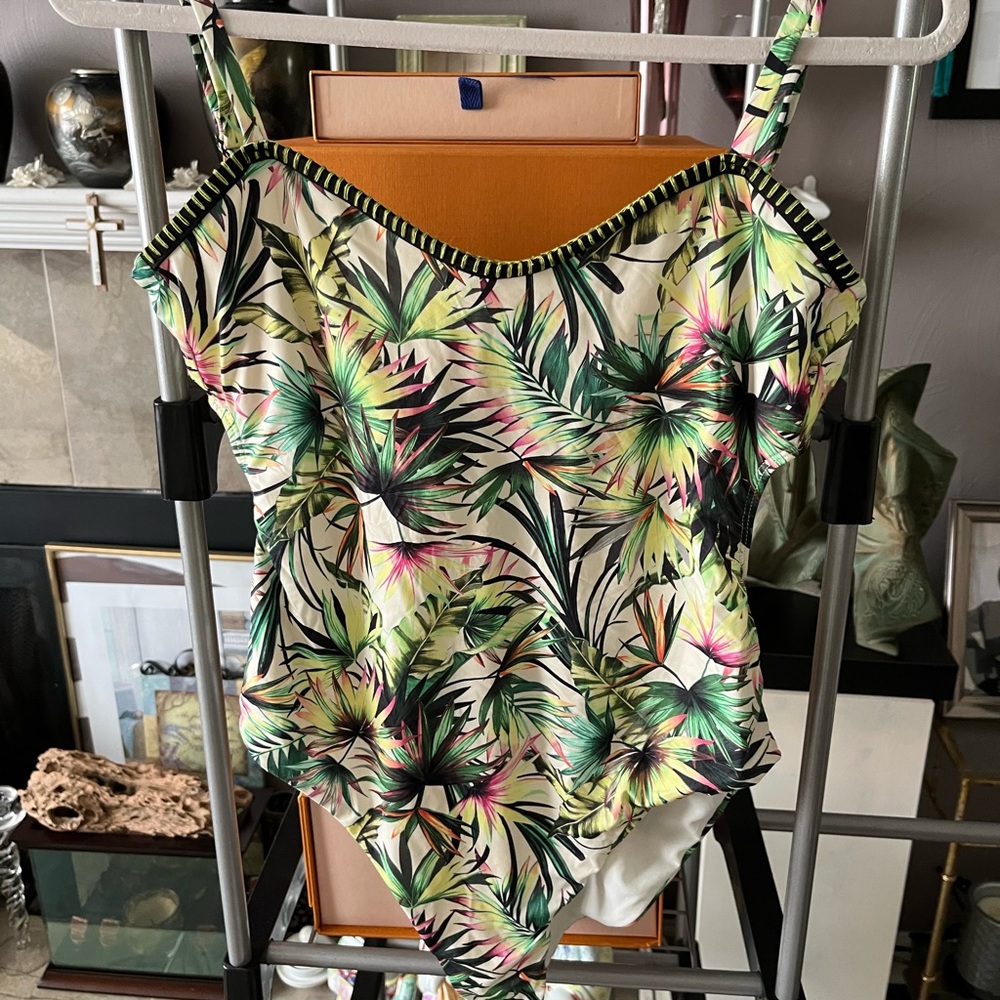 Lucky Brand Coastal Tropical Print One-Piece Swimsuit‎ - Picture 6 of 10